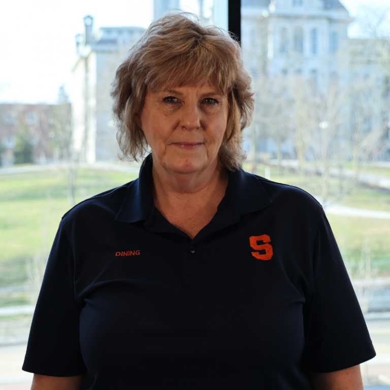 shaw-dining-center-dining-syracuse-university